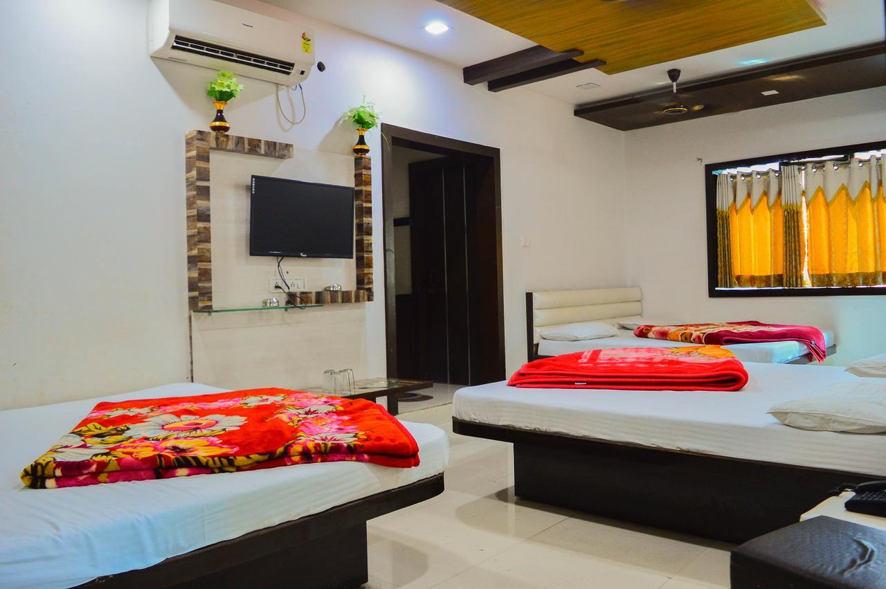 Hotel Shree Dwarkadhish Ujjain Bagian luar foto