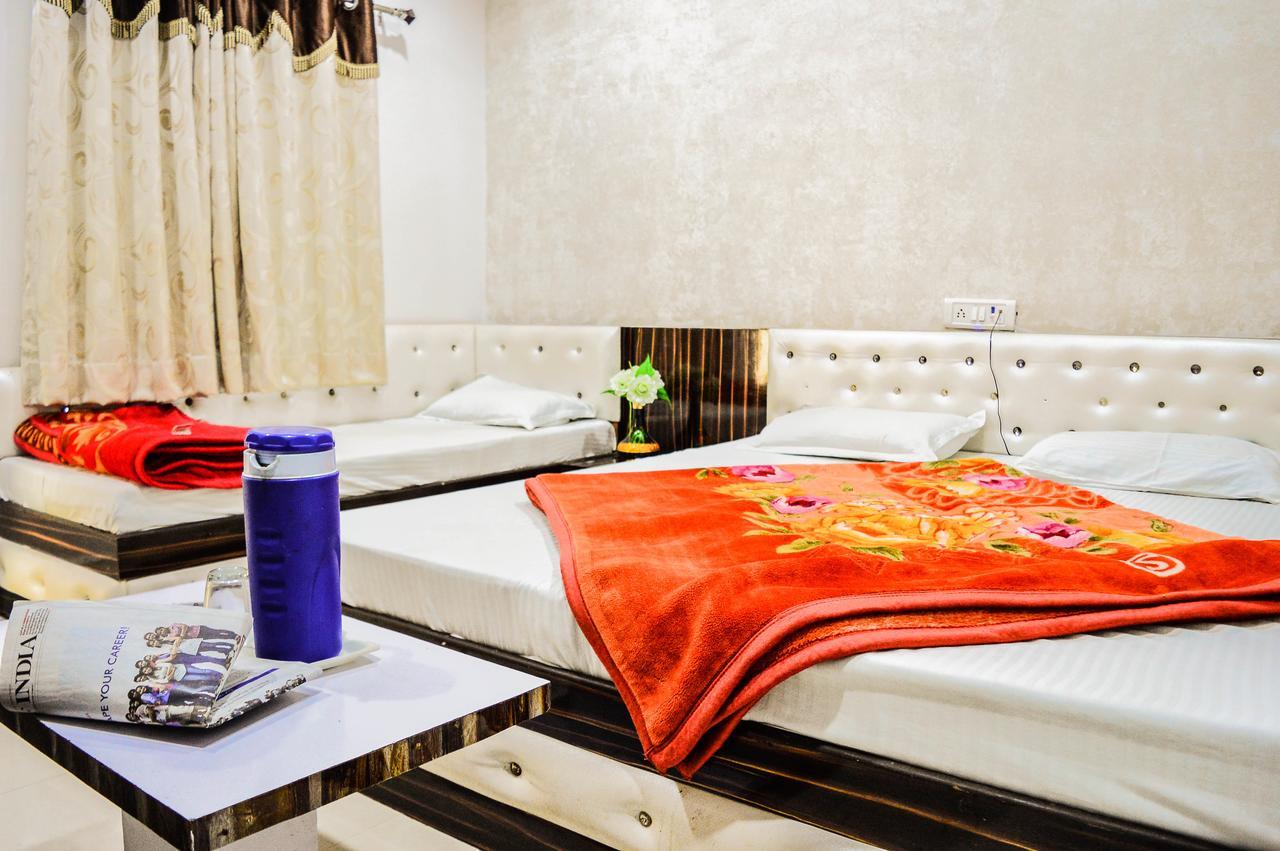 Hotel Shree Dwarkadhish Ujjain Bagian luar foto